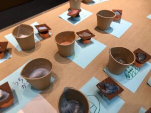 石鹸が固まるのを待つ様子