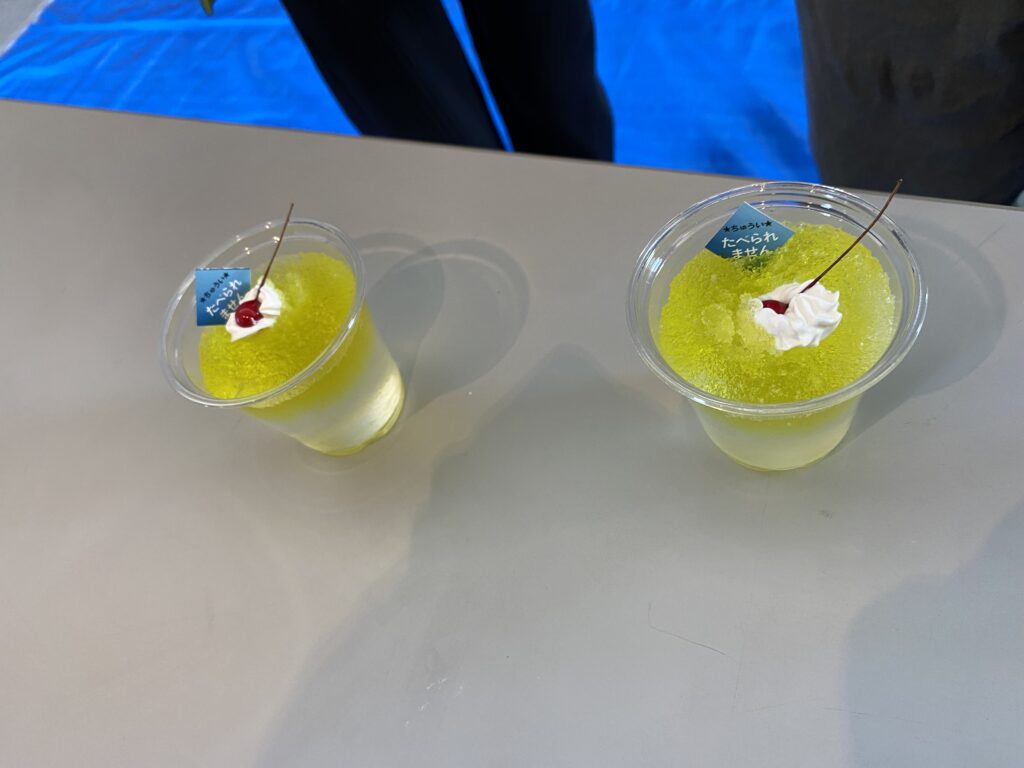 レモン味のような黄色いスイーツオブジェ