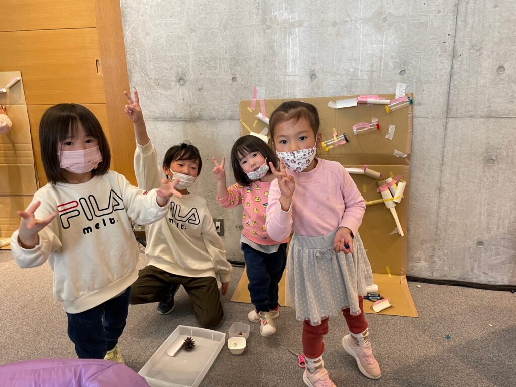 完成した作品と参加者