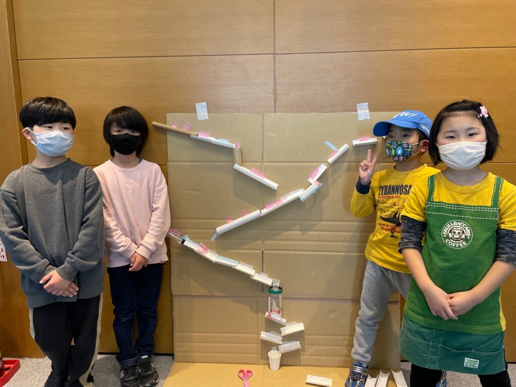 完成した作品と参加者