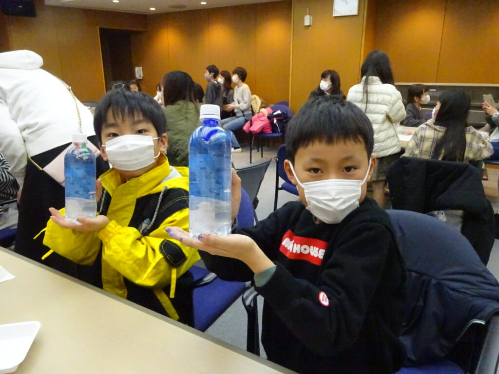 浮沈子ボトルと参加者