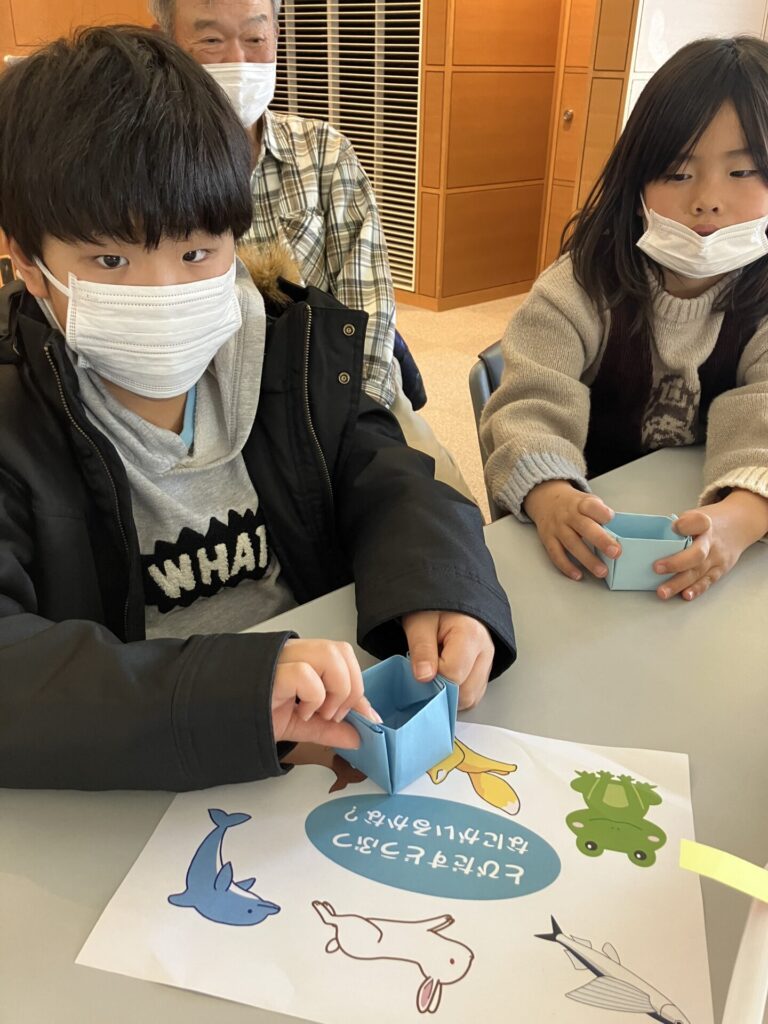 箱作りの様子