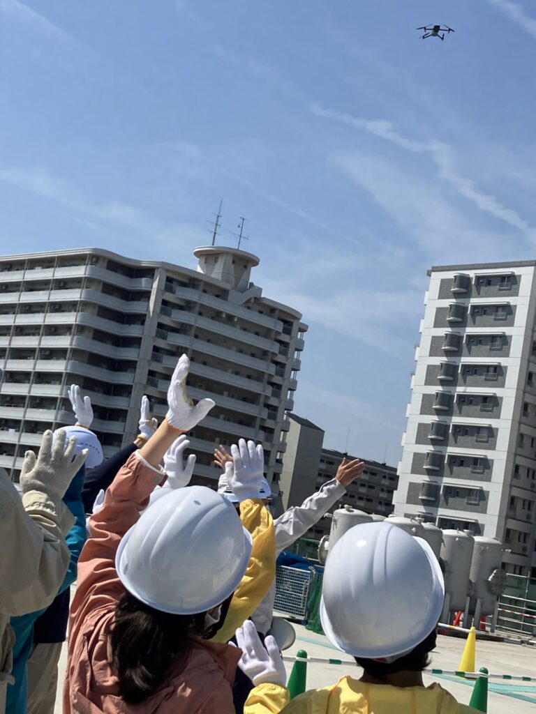 ドローン登場